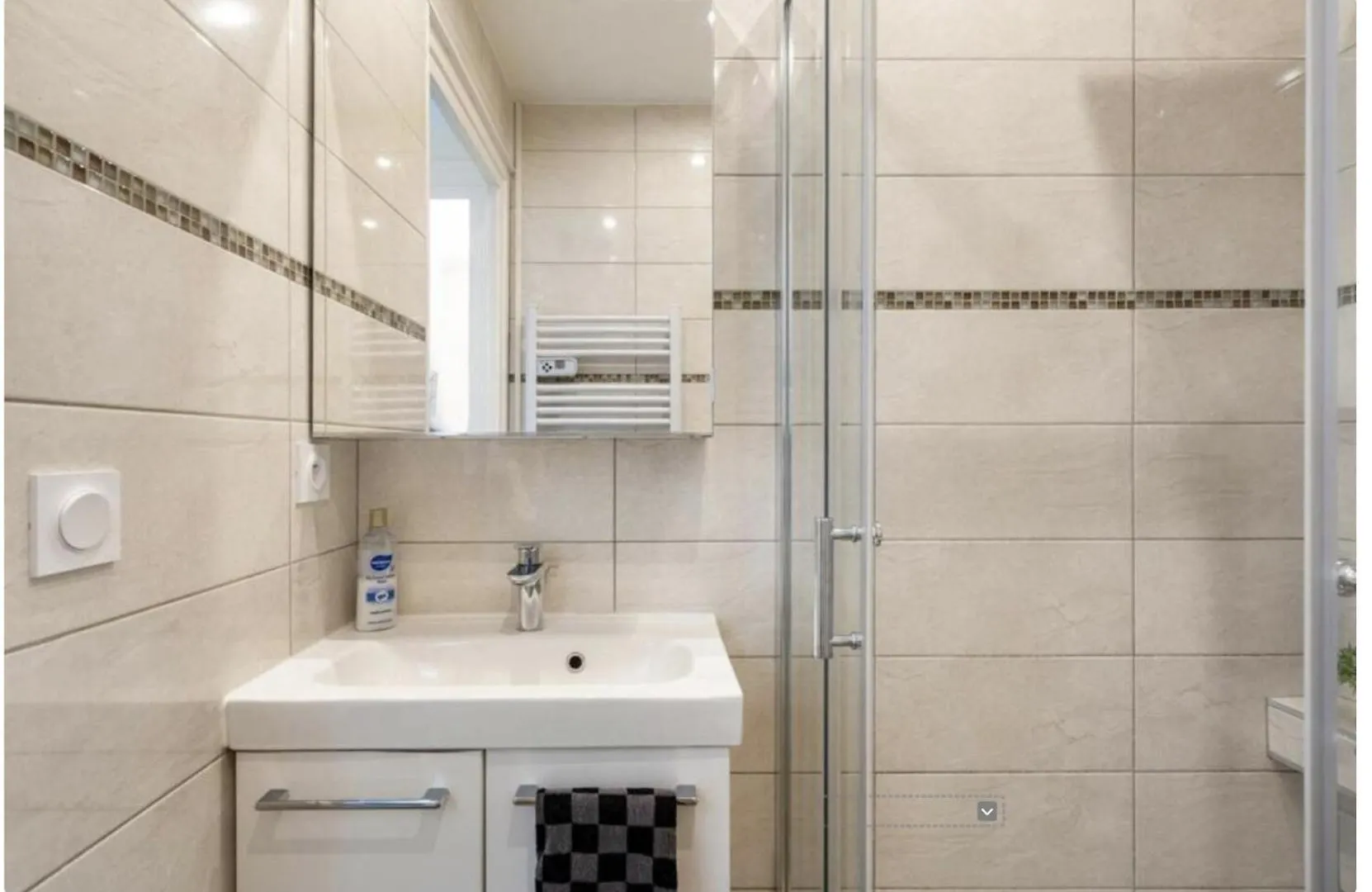 Chambre Double Et Salon Canape Lit 2 A 4 Personnes Séjour chez l'habitant